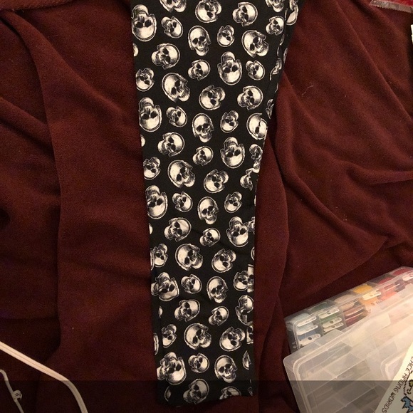 WOMENS SKULL LEGGINGS XL(juniors 15-17).NEW! - Picture 4 of 4